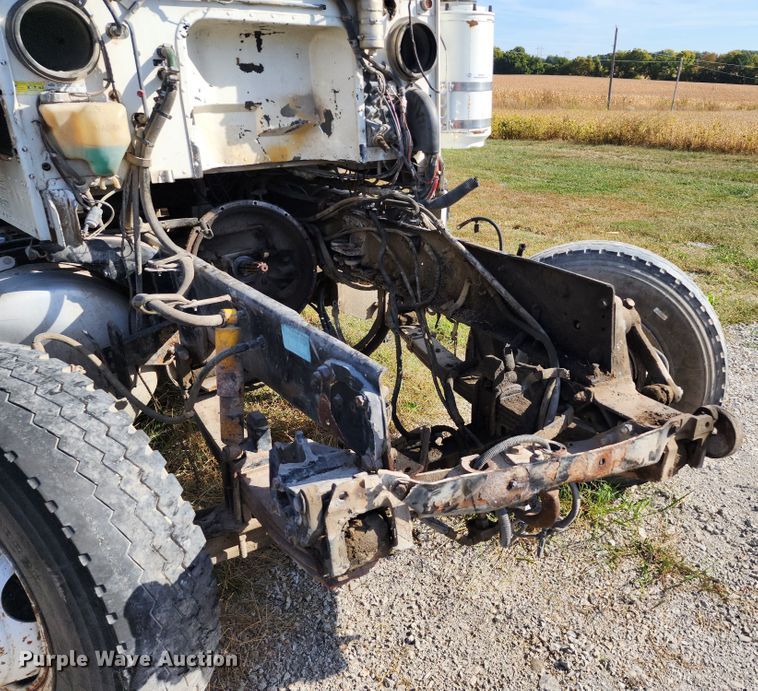 image for item KH9216 1997 Peterbilt 378  dump truck