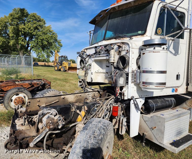 image for item KH9216 1997 Peterbilt 378  dump truck