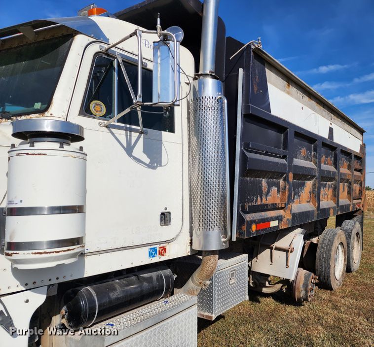 image for item KH9216 1997 Peterbilt 378  dump truck