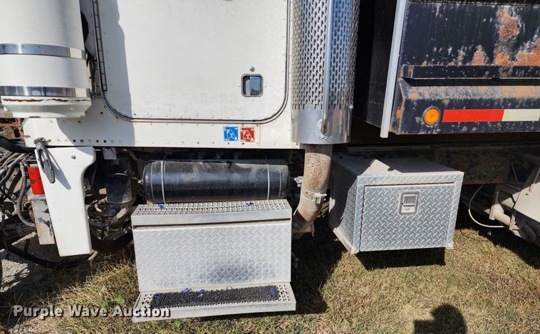 image for item KH9216 1997 Peterbilt 378  dump truck