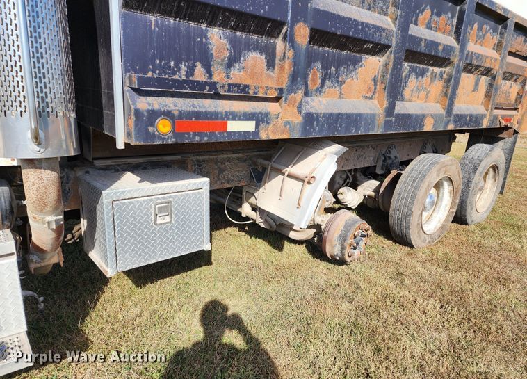 image for item KH9216 1997 Peterbilt 378  dump truck