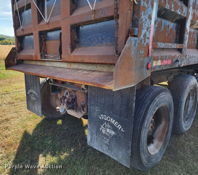 image for item KH9216 1997 Peterbilt 378  dump truck