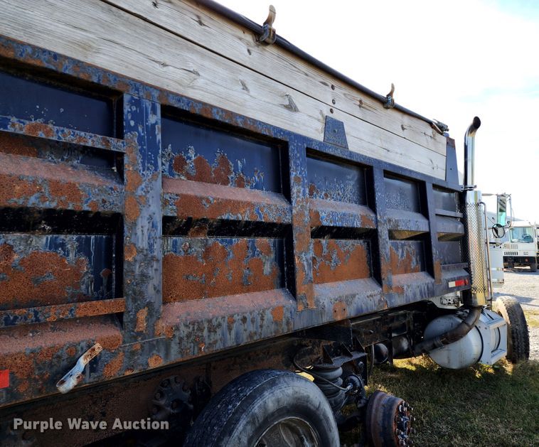 image for item KH9216 1997 Peterbilt 378  dump truck