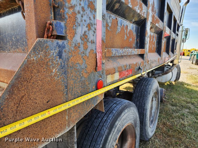 image for item KH9216 1997 Peterbilt 378  dump truck