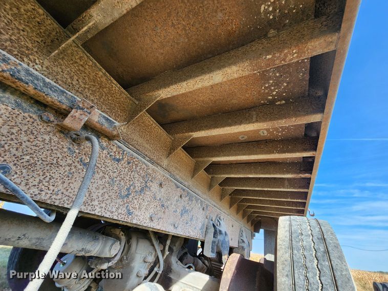 image for item KH9216 1997 Peterbilt 378  dump truck