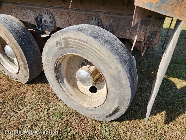 image for item KH9216 1997 Peterbilt 378  dump truck