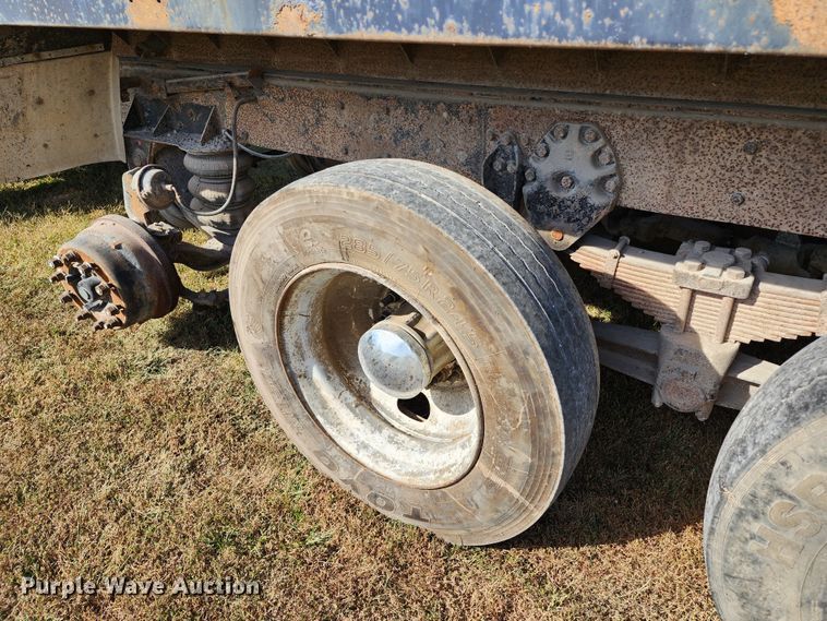 image for item KH9216 1997 Peterbilt 378  dump truck