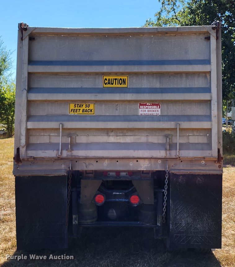 image for item KH9226 2000 Mack CH613  dump truck