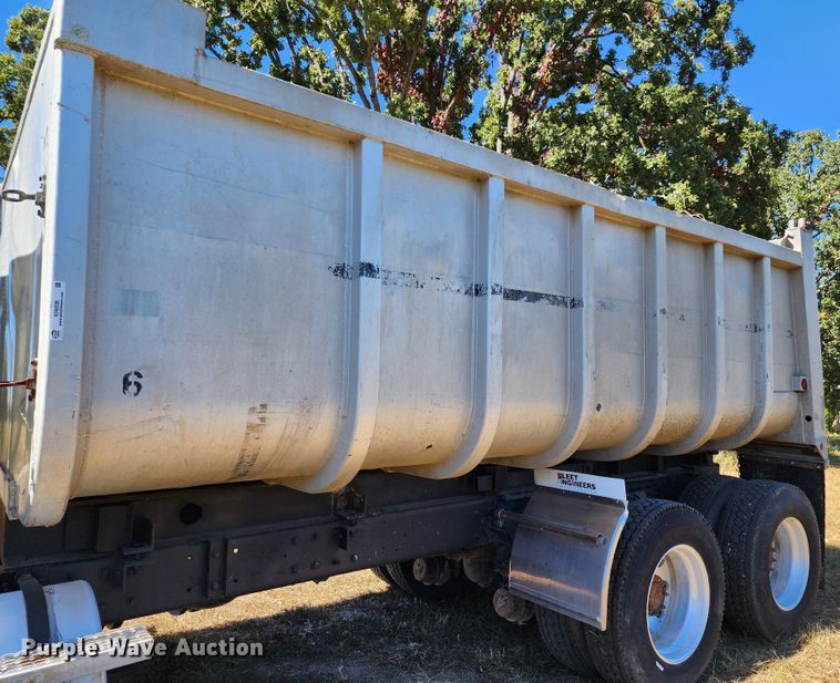 image for item KH9226 2000 Mack CH613  dump truck