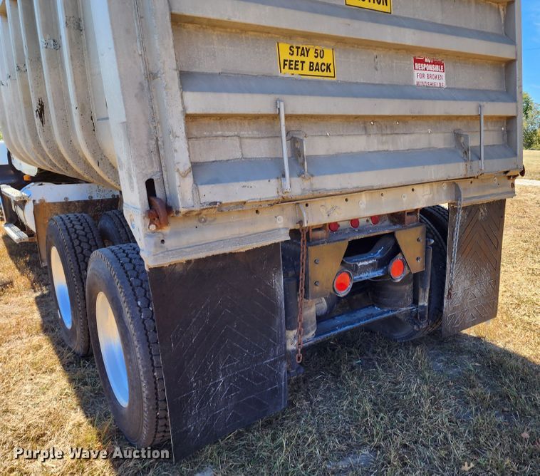 image for item KH9226 2000 Mack CH613  dump truck