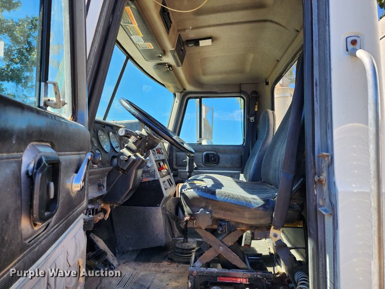 image for item KH9226 2000 Mack CH613  dump truck