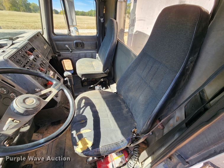 image for item KH9226 2000 Mack CH613  dump truck