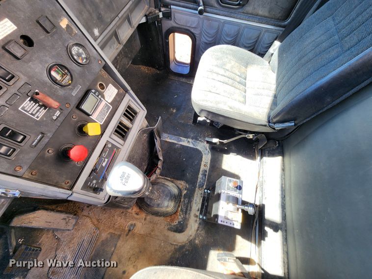 image for item KH9226 2000 Mack CH613  dump truck