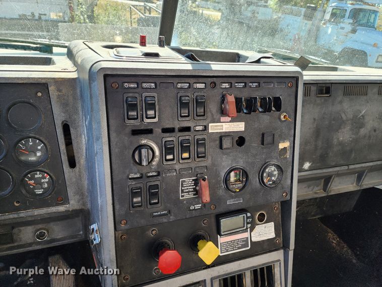 image for item KH9226 2000 Mack CH613  dump truck