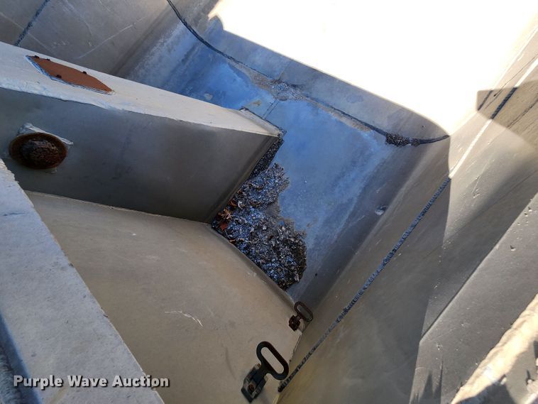 image for item KH9226 2000 Mack CH613  dump truck