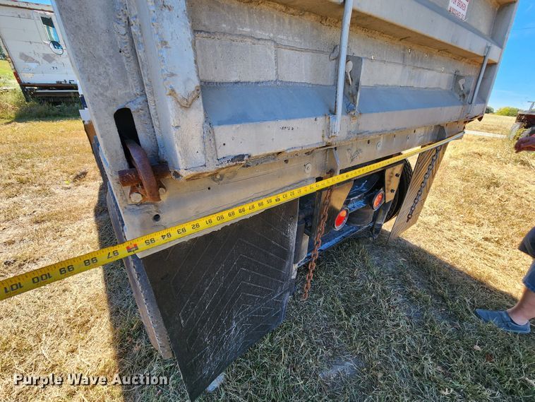 image for item KH9226 2000 Mack CH613  dump truck