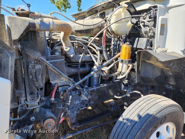 image for item KH9226 2000 Mack CH613  dump truck