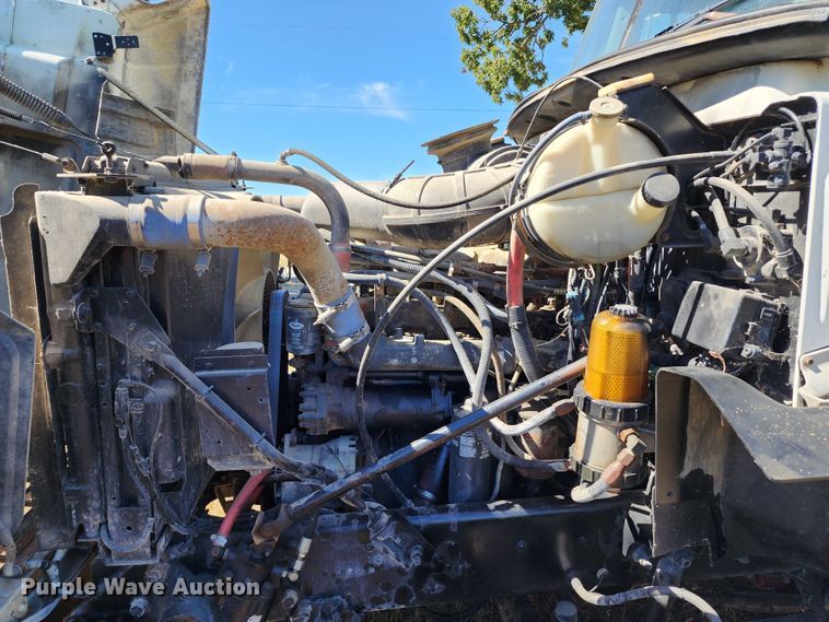 image for item KH9226 2000 Mack CH613  dump truck