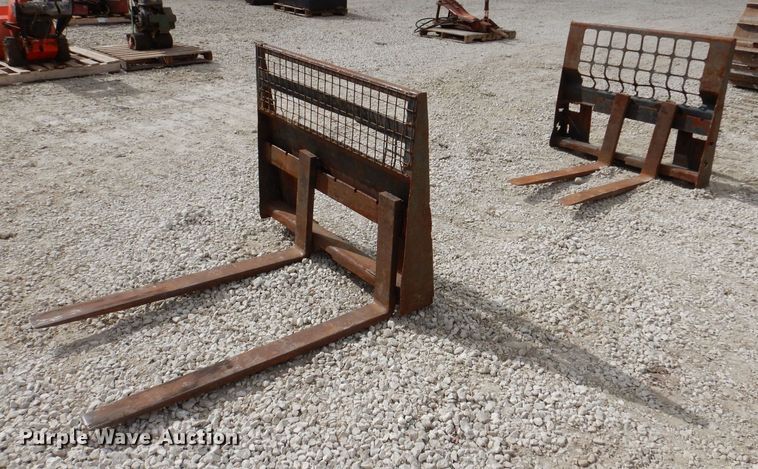 image for item KW9412 (2) Bobcat skid steer forks