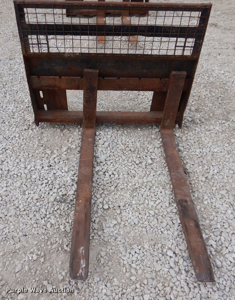 image for item KW9412 (2) Bobcat skid steer forks