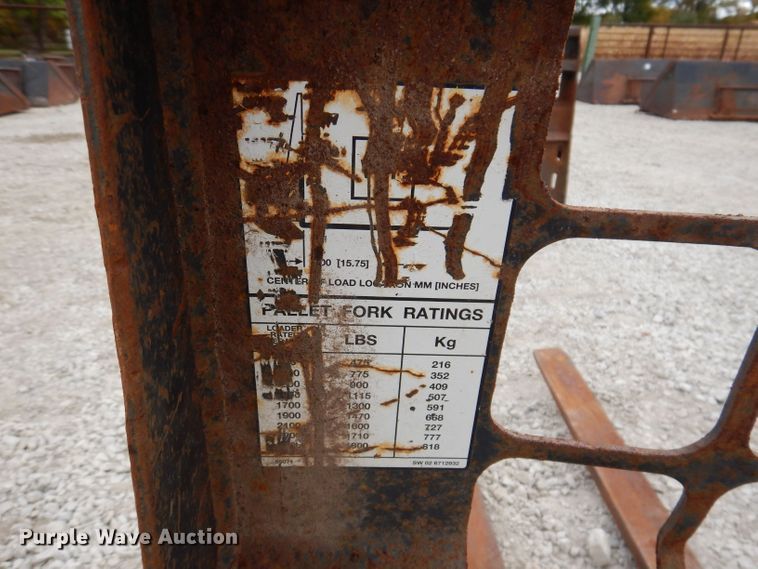 image for item KW9412 (2) Bobcat skid steer forks