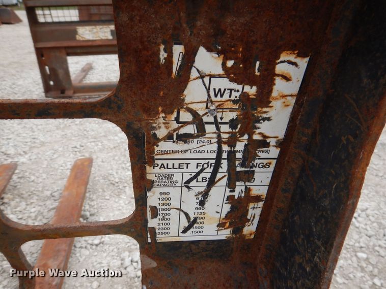 image for item KW9412 (2) Bobcat skid steer forks