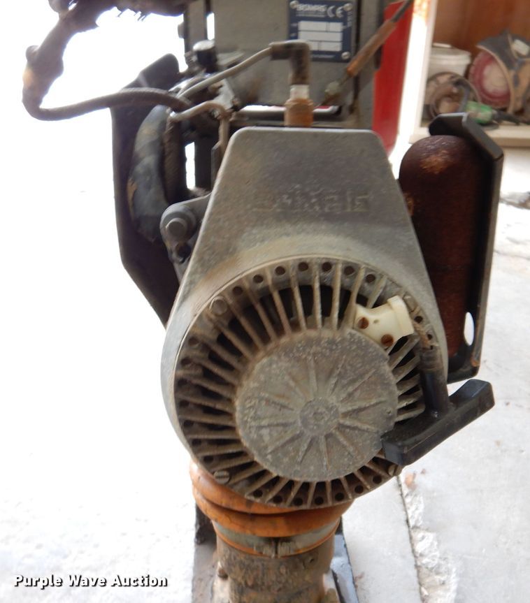 image for item KW9419 1995 Bomag BT58  plate compactor