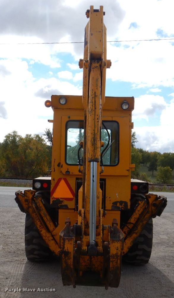 image for item KW9421 John Deere 310-A  backhoe