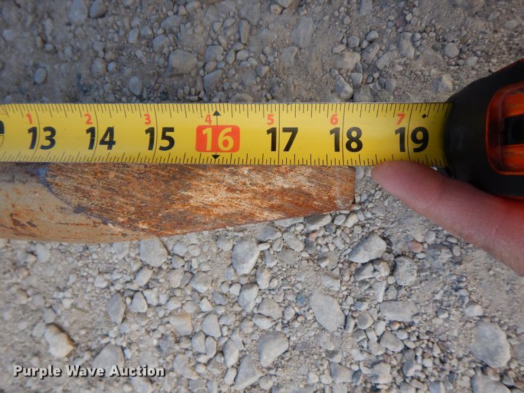 image for item KW9431 Agrotk 680  skid steer breaker