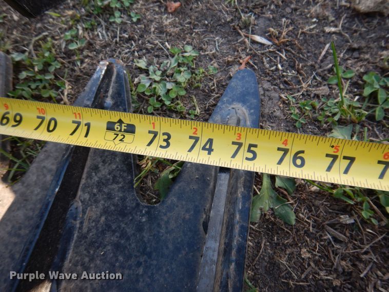 image for item KW9473 Peak  75" W skid steer grapple bucket