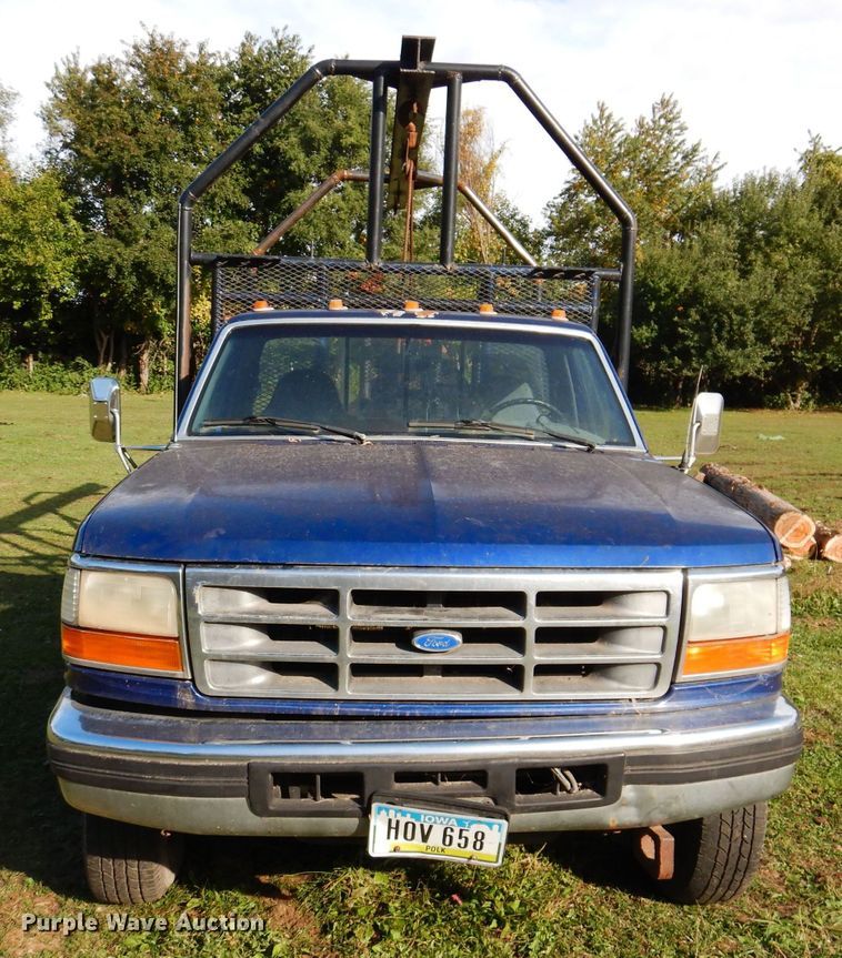 image for item KW9476 1996 Ford F-Super Duty XLT  flatbed truck