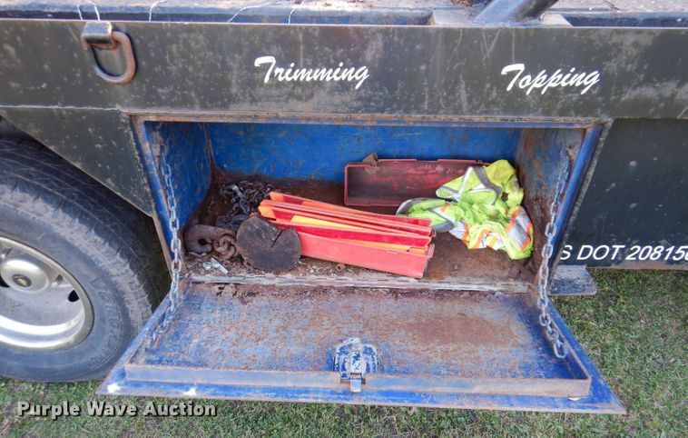 image for item KW9476 1996 Ford F-Super Duty XLT  flatbed truck