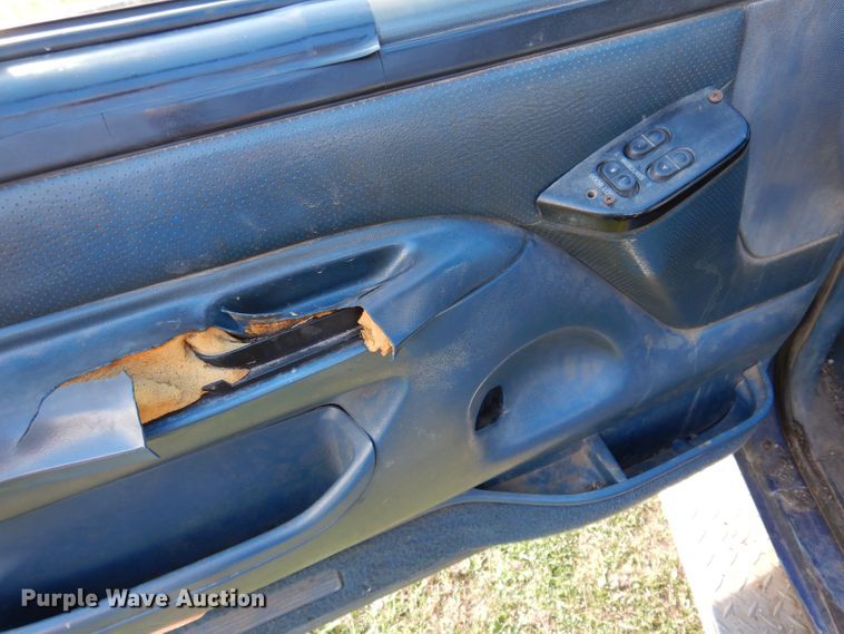 image for item KW9476 1996 Ford F-Super Duty XLT  flatbed truck