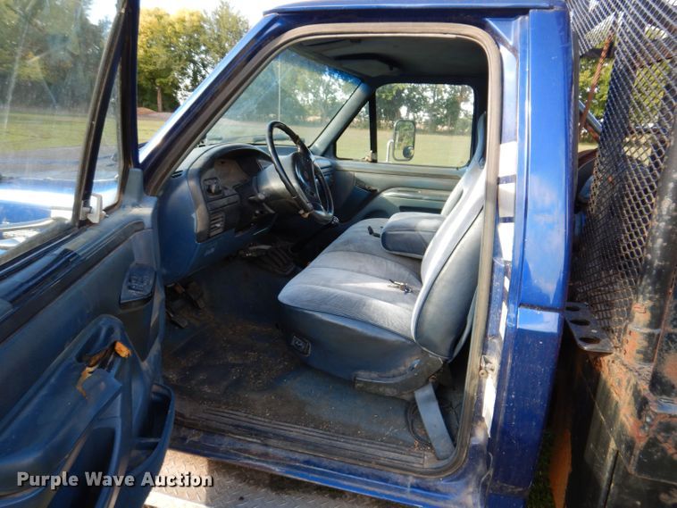 image for item KW9476 1996 Ford F-Super Duty XLT  flatbed truck