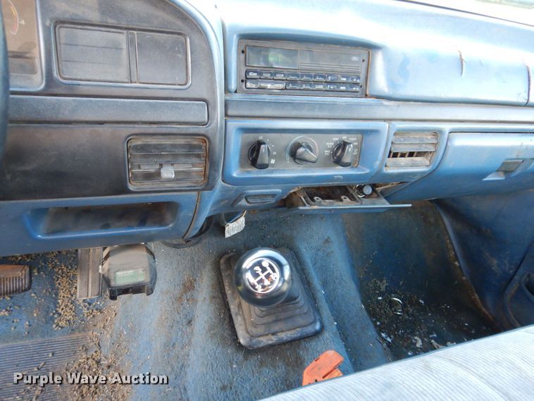 image for item KW9476 1996 Ford F-Super Duty XLT  flatbed truck