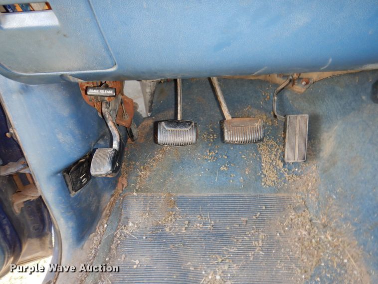 image for item KW9476 1996 Ford F-Super Duty XLT  flatbed truck