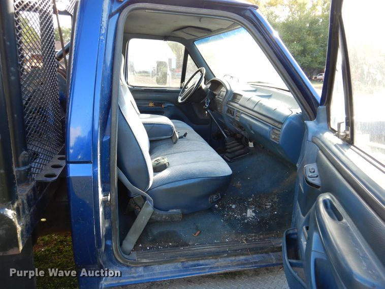 image for item KW9476 1996 Ford F-Super Duty XLT  flatbed truck