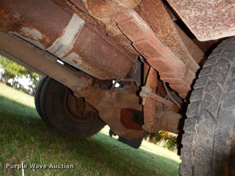 image for item KW9476 1996 Ford F-Super Duty XLT  flatbed truck