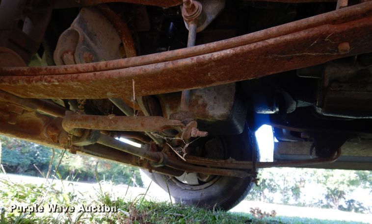 image for item KW9476 1996 Ford F-Super Duty XLT  flatbed truck