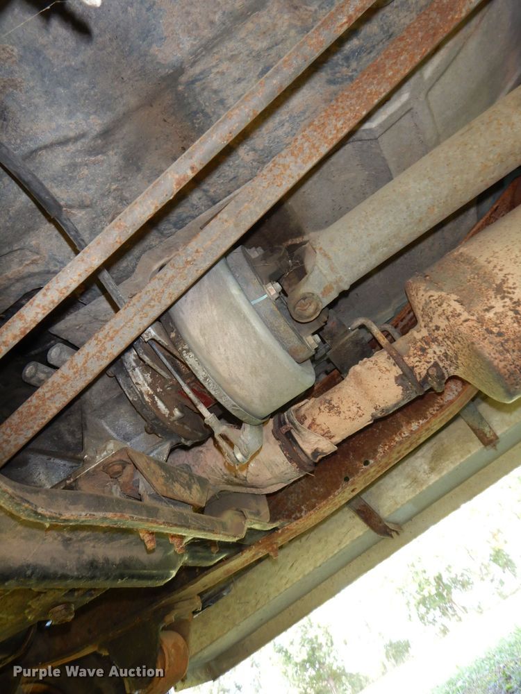 image for item KW9476 1996 Ford F-Super Duty XLT  flatbed truck