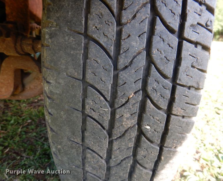 image for item KW9476 1996 Ford F-Super Duty XLT  flatbed truck