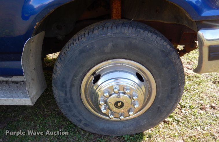 image for item KW9476 1996 Ford F-Super Duty XLT  flatbed truck