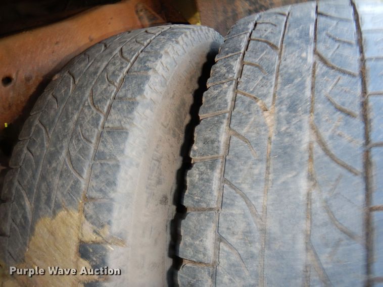 image for item KW9476 1996 Ford F-Super Duty XLT  flatbed truck