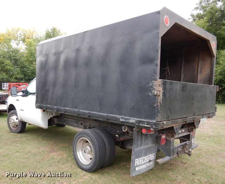 image for item KW9478 1999 Ford F450 Super Duty  chipper truck