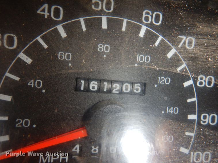 image for item KW9478 1999 Ford F450 Super Duty  chipper truck