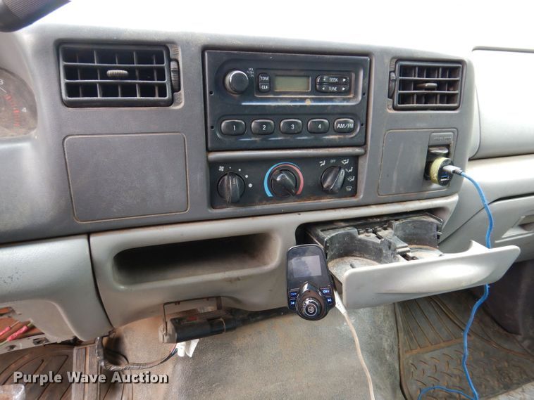 image for item KW9478 1999 Ford F450 Super Duty  chipper truck