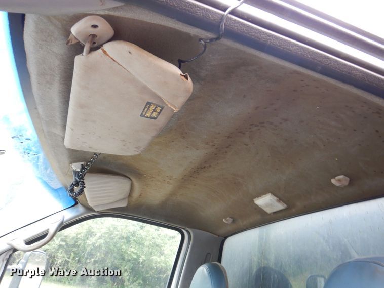 image for item KW9478 1999 Ford F450 Super Duty  chipper truck