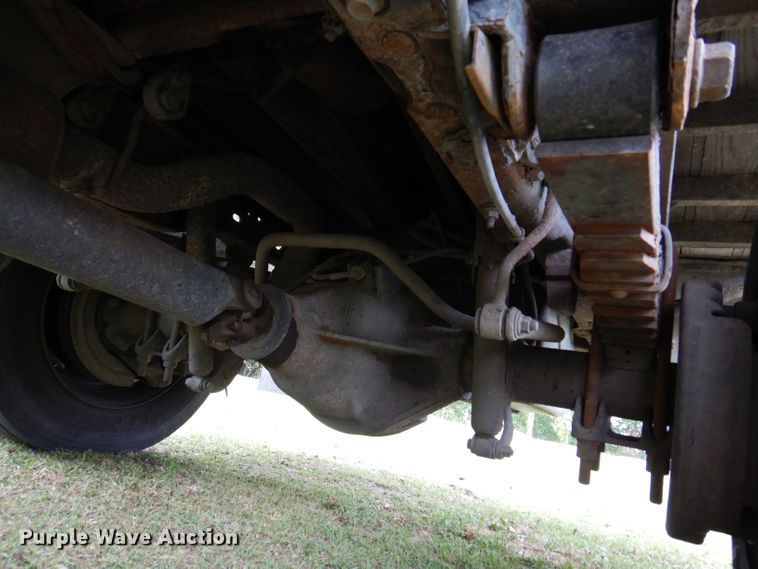 image for item KW9478 1999 Ford F450 Super Duty  chipper truck