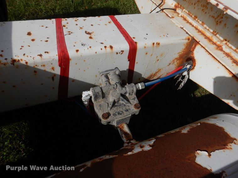 image for item KW9510 1992 Butler EW2850  pole trailer