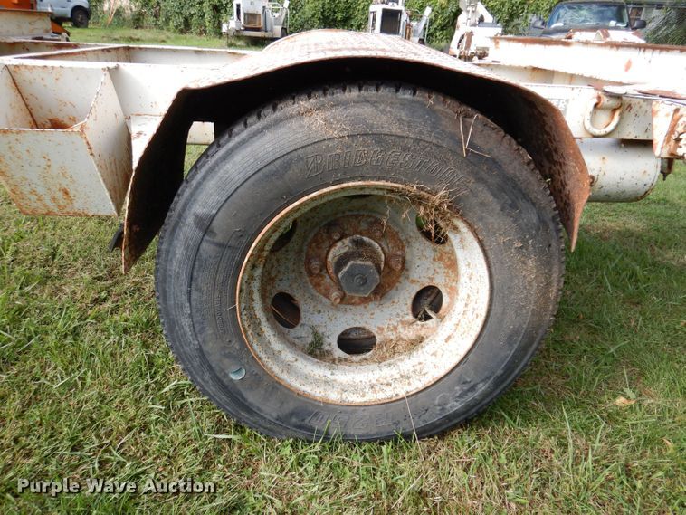 image for item KW9510 1992 Butler EW2850  pole trailer